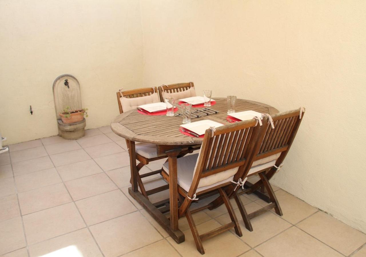 Agreable Maison De Ville Eyragues Εξωτερικό φωτογραφία