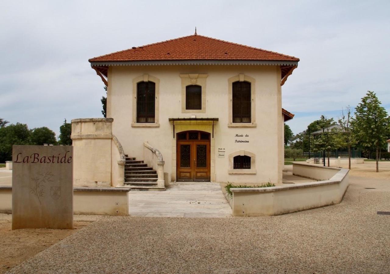 Agreable Maison De Ville Eyragues Εξωτερικό φωτογραφία