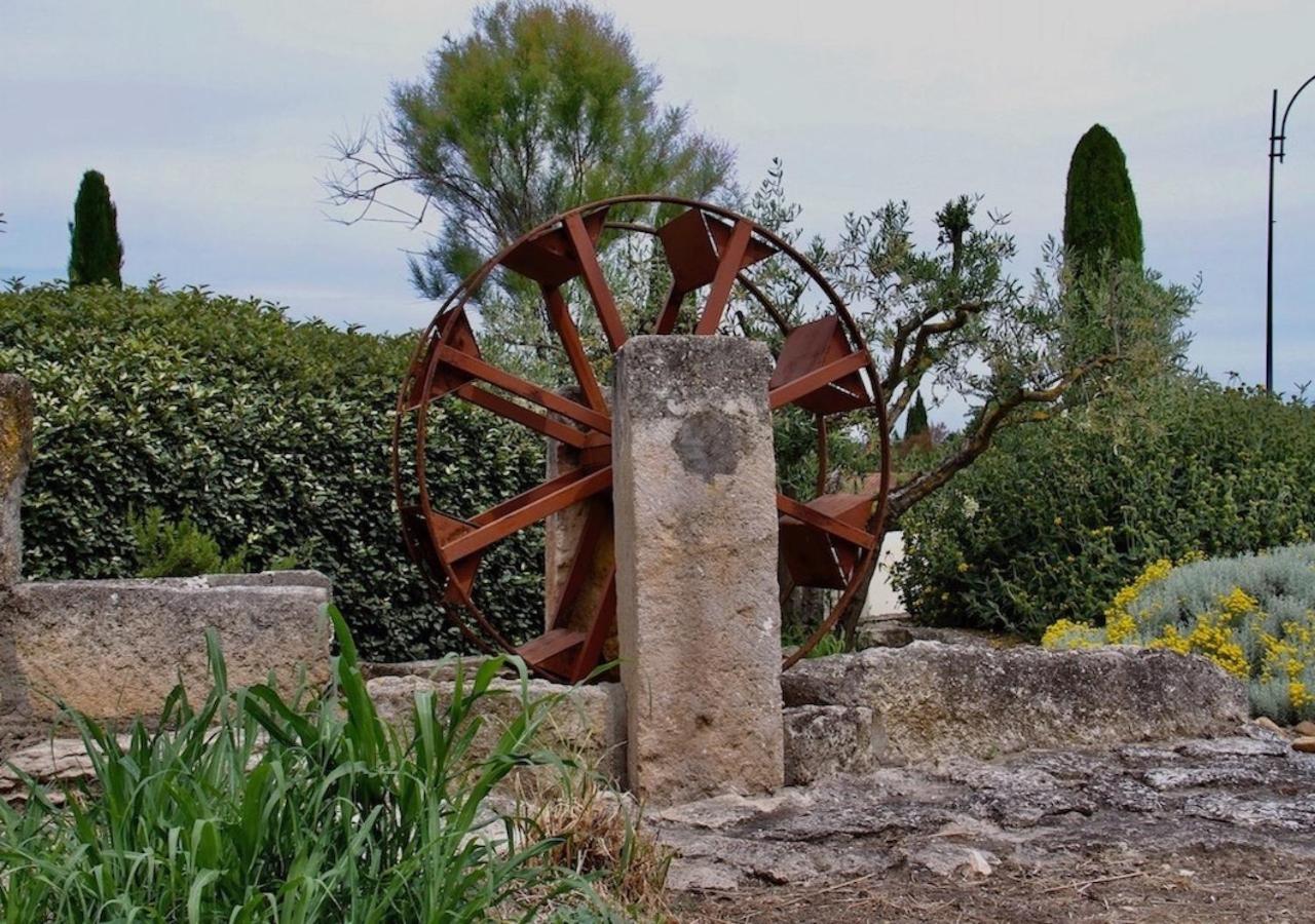 Agreable Maison De Ville Eyragues Εξωτερικό φωτογραφία