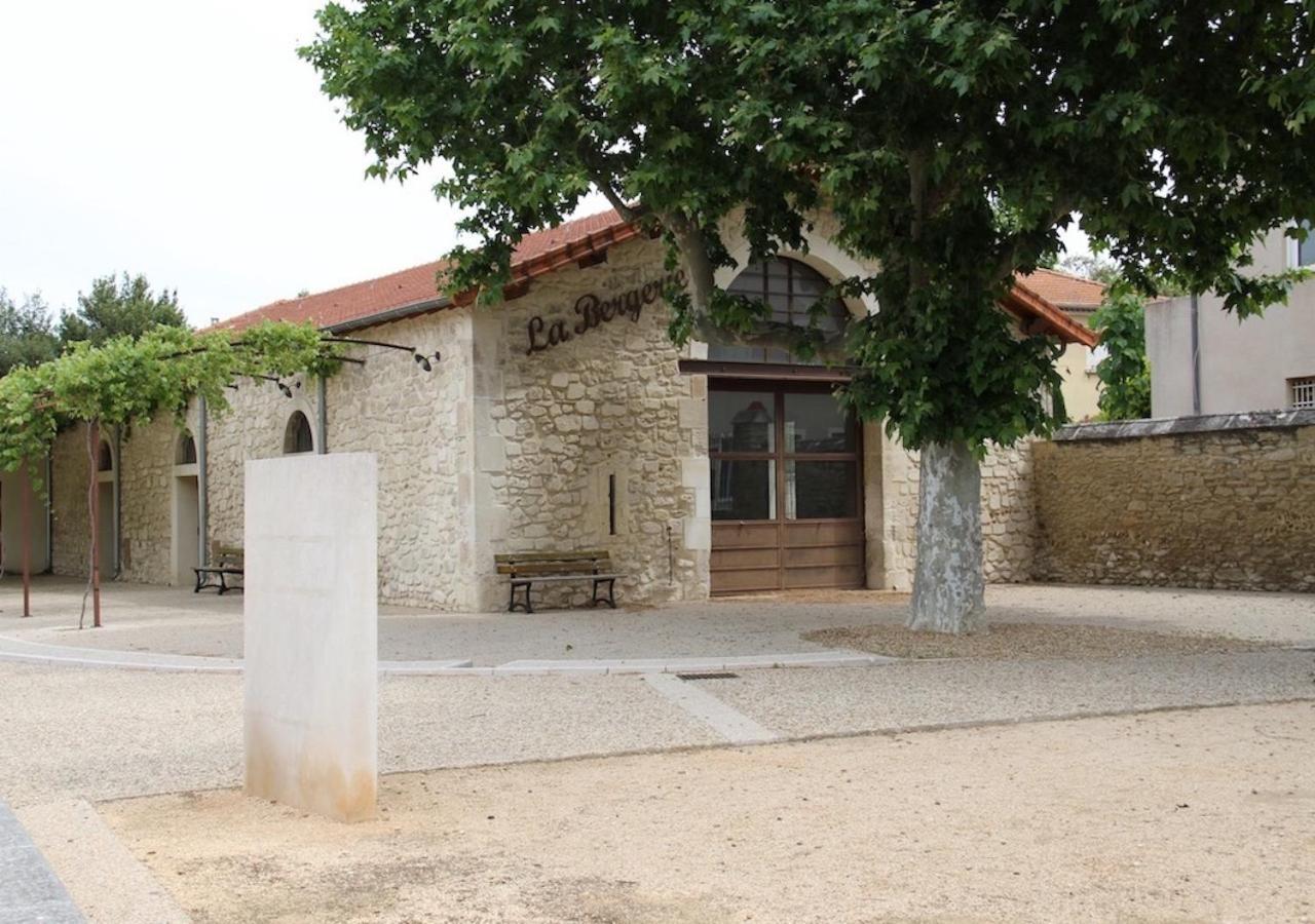 Agreable Maison De Ville Eyragues Εξωτερικό φωτογραφία