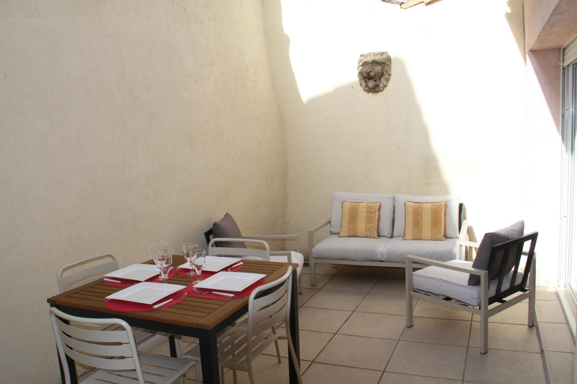 Agreable Maison De Ville Eyragues Εξωτερικό φωτογραφία